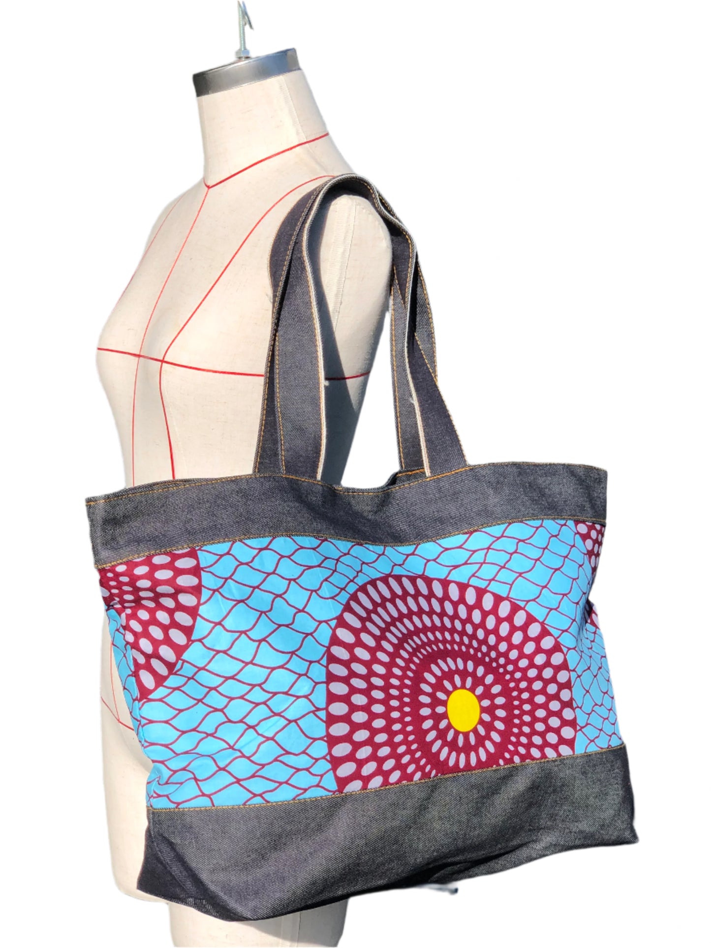 Day Cargo Tote (Ankara Blue Circle)