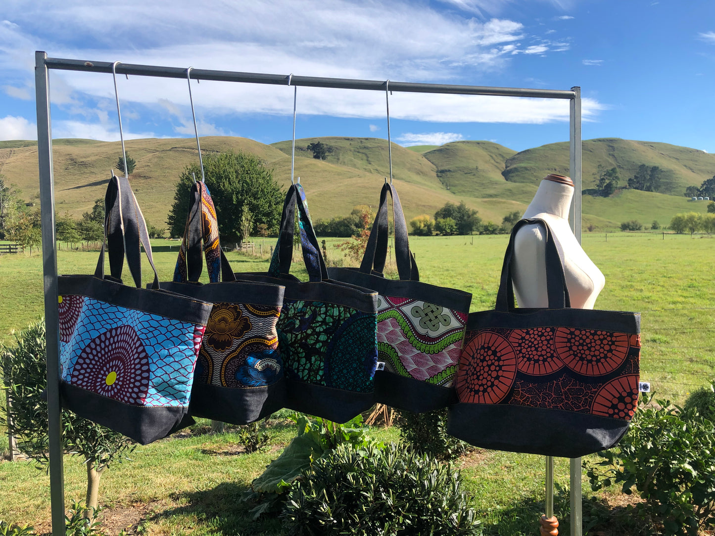 Day Cargo Tote (Accra - Green Hibiscus)